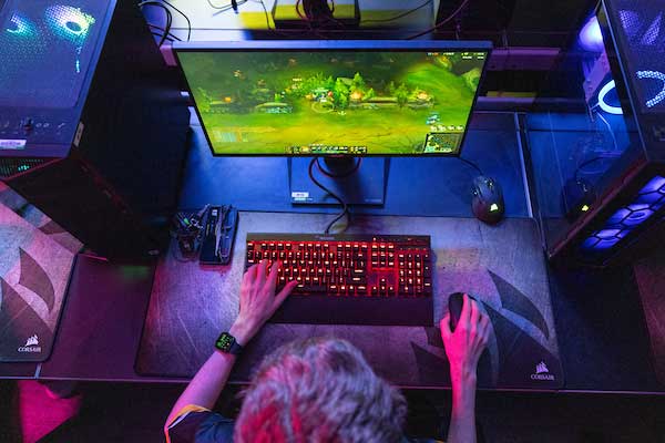 ksu student at gaming design computer