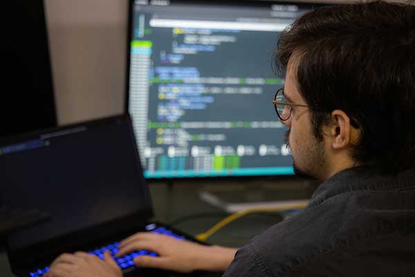 ksu student at computer