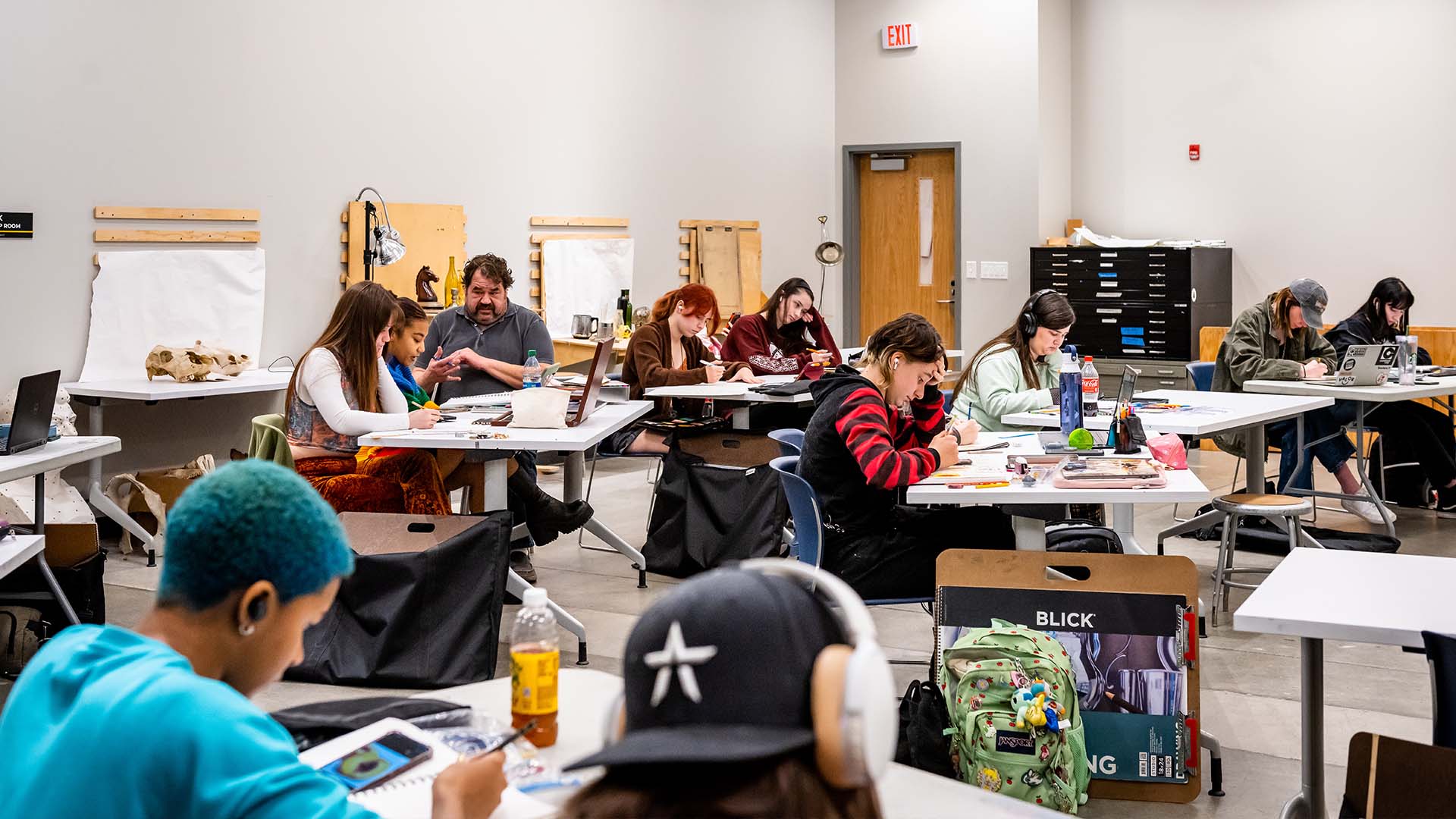  / Students working in drawing studio. 