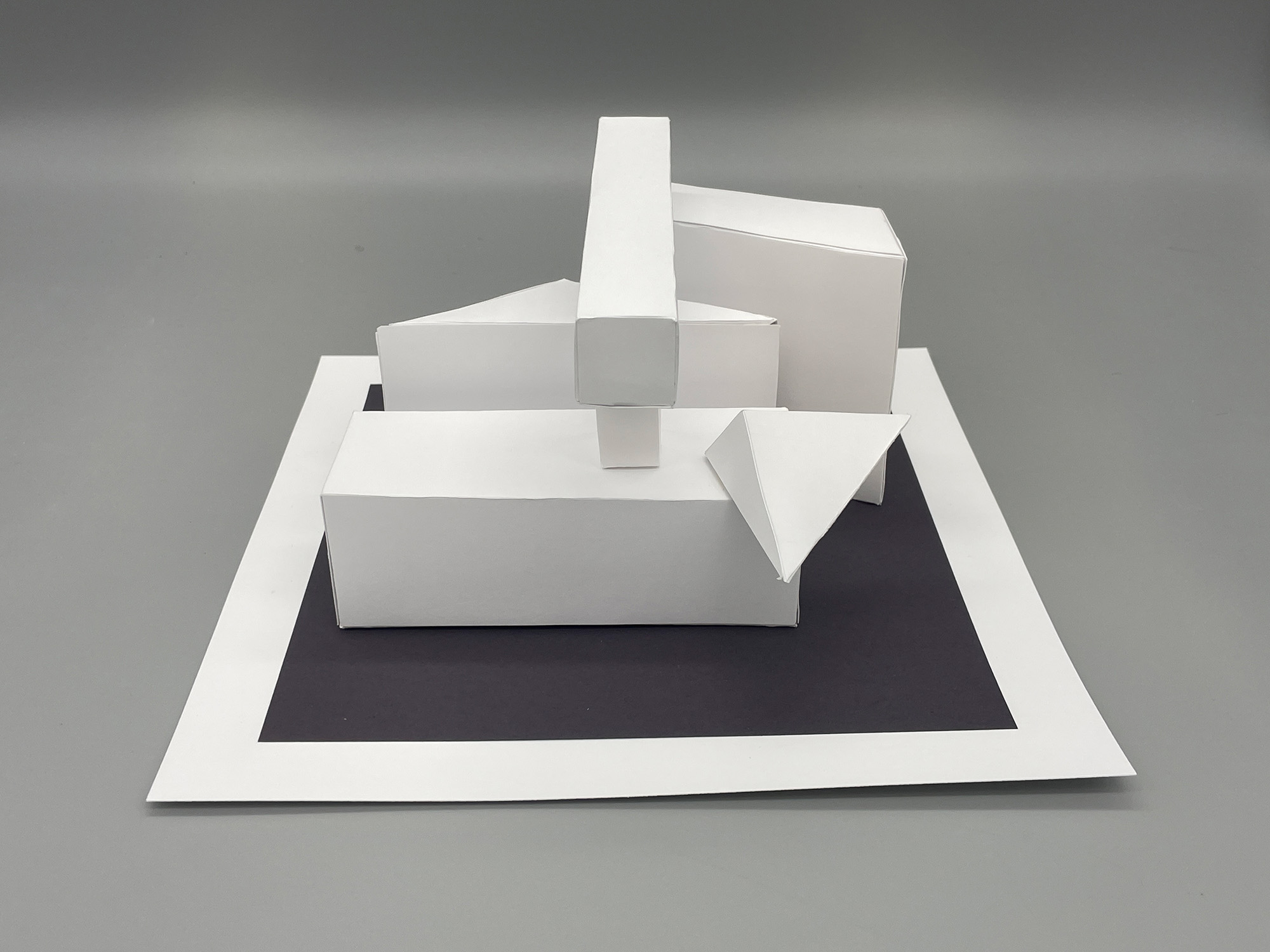 Ellis Hamburger / Ellis Hamburger- Form and Content- Shape Design, Shape Design - side view. 2023