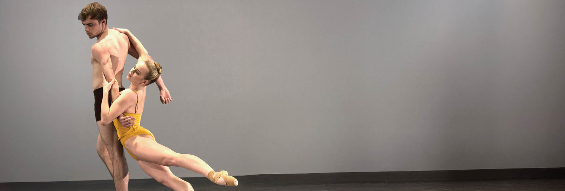 male and female ballet dancers