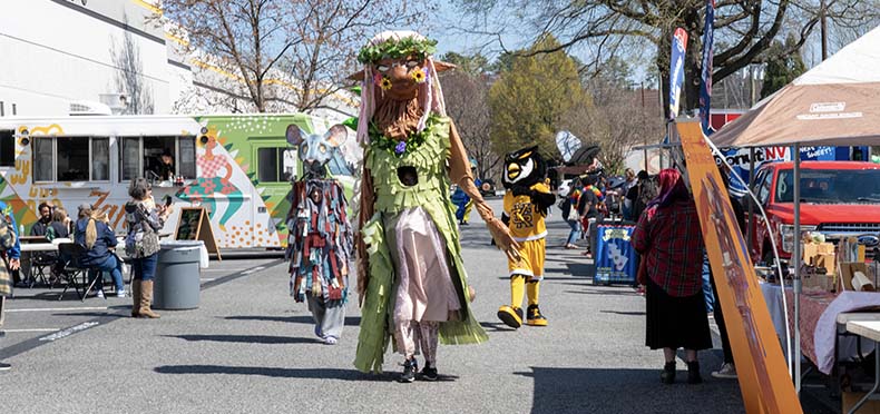 Arts festival parade with scrappy