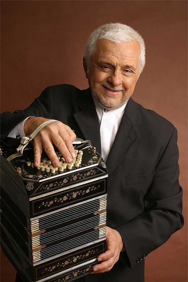 image of David Binelli playing bandoneon
