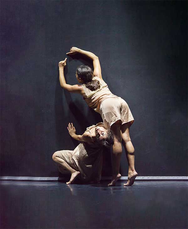  image of two dancers