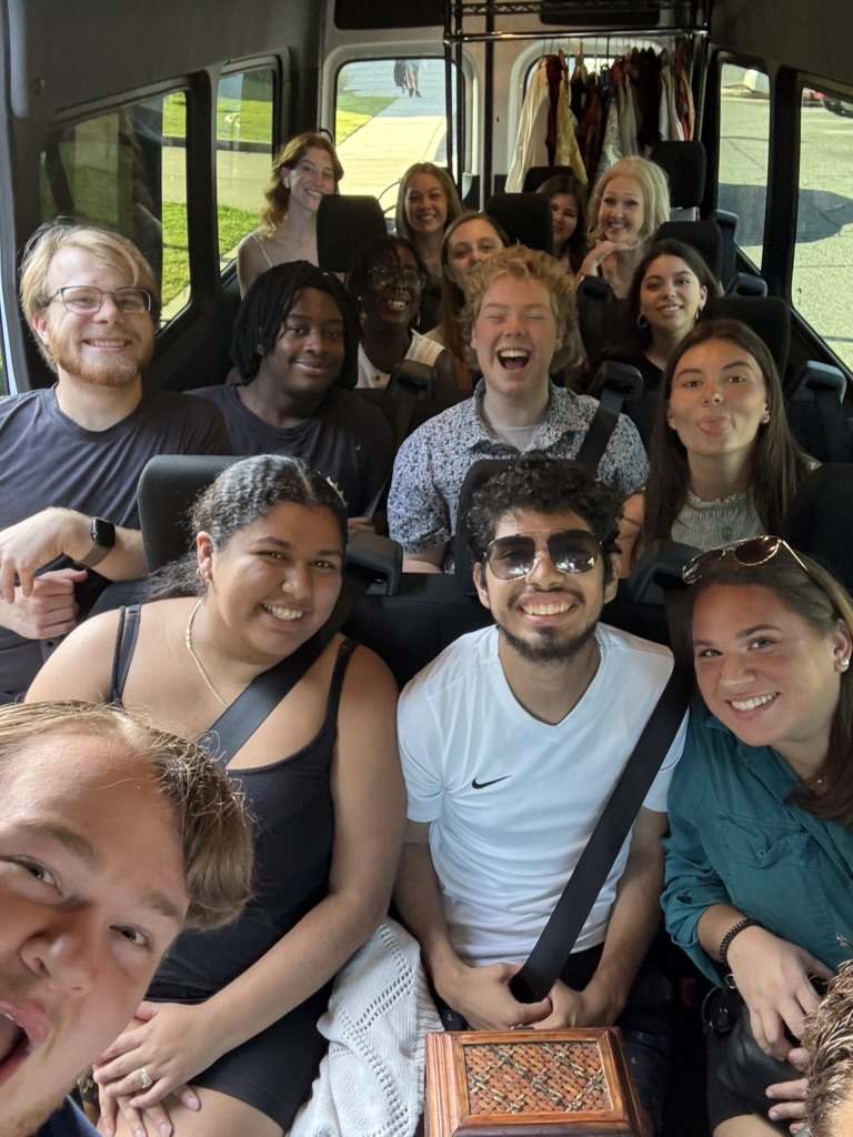 Opera students travel to a performance