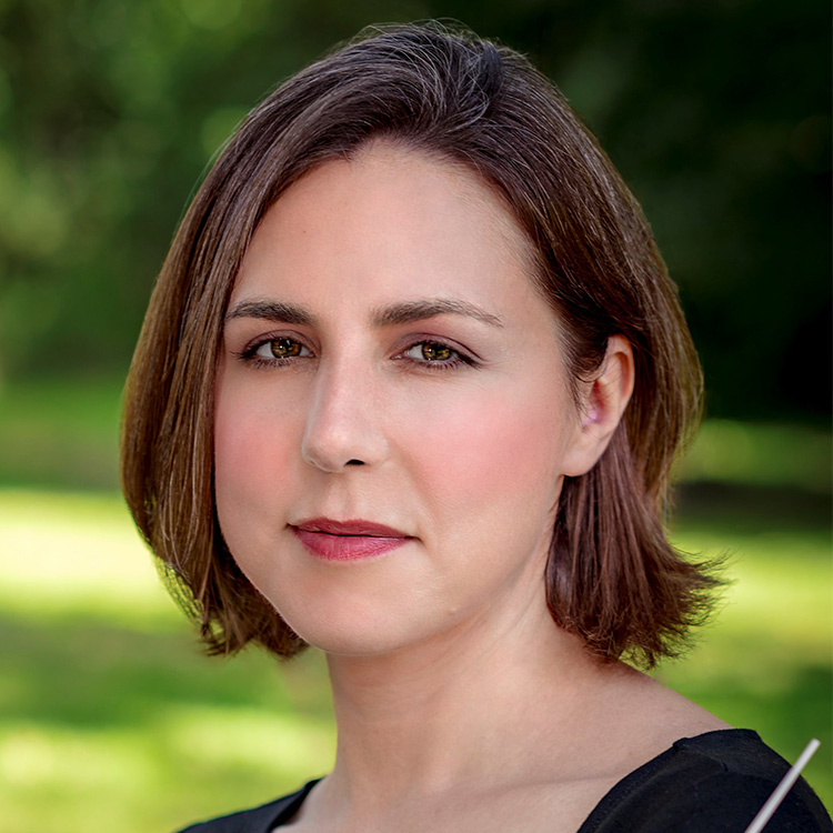 dominique petite headshot