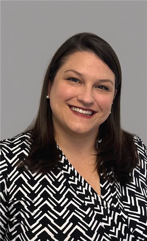 laura howard headshot