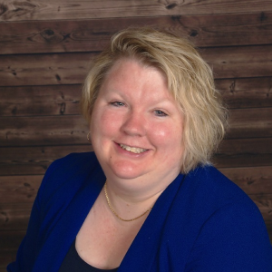 Dr. Laura Cruz headshot