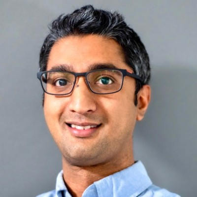 Omi Ahmed, Corpay