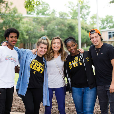 KSU Undergraduate students taking a picture on the Kennesaw Campus.