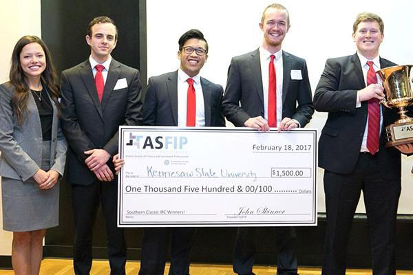 2017 Winners of the CFA Research Challenge Southern Classic.