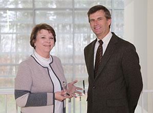  / Photo of 2015-2016 CSM Distinguished Service Award recipient, Linda Galloway, Ph.D., Lecturer of Mathematics (left) and Mark Anderson (right)