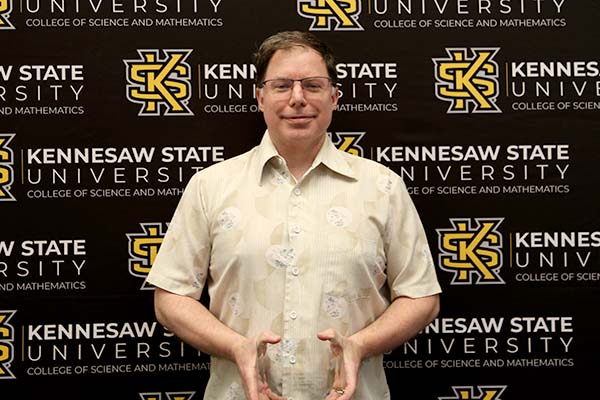 Thomas Leeper - Outstanding Professional Service and Community Engagement Award