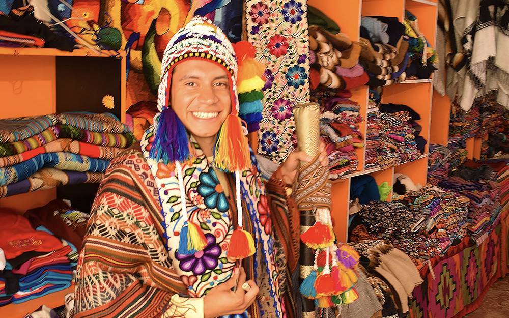 Category: People - Third Place / Category: People - Third Place "Cusco Emperor in the Making"
Alexandra Osibodu
Peru