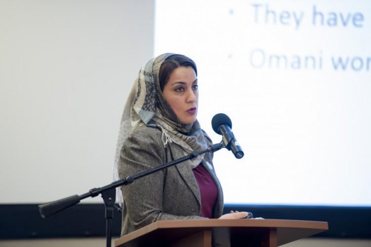  / Dr. Mona bint Fahad Al Said, Assistant Vice Chancellor, Sultan Qaboos University giving a presentation about Sultan Qaboos University's opportunities for women.