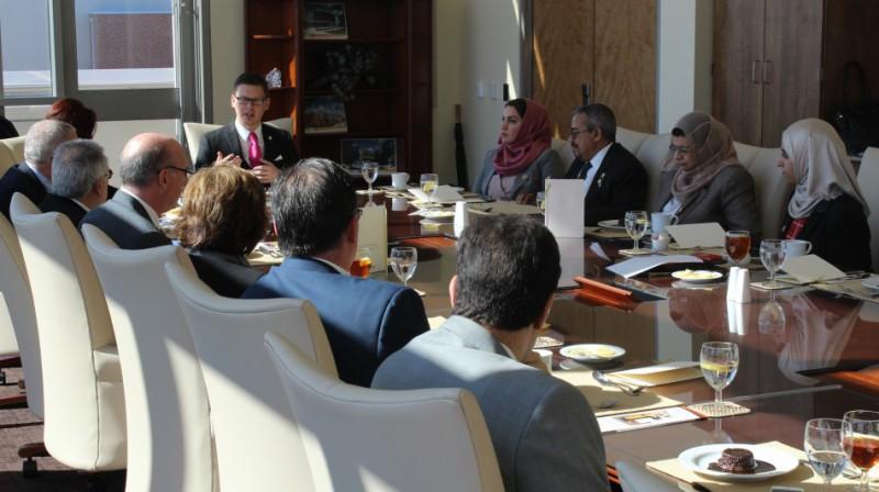  / Pre-conference lunch meeting between conference organizers and the Omani delegation.