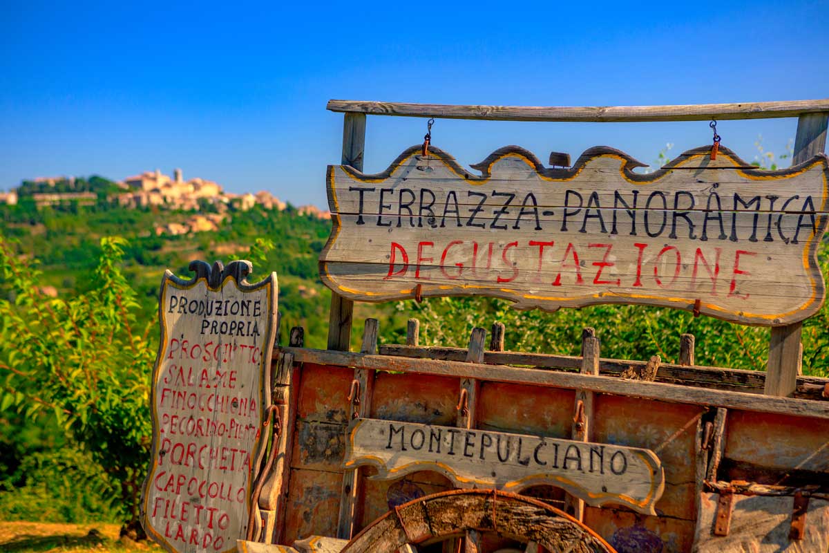 / Panoramic view of a spring day in the Italian Montepulciano landscape