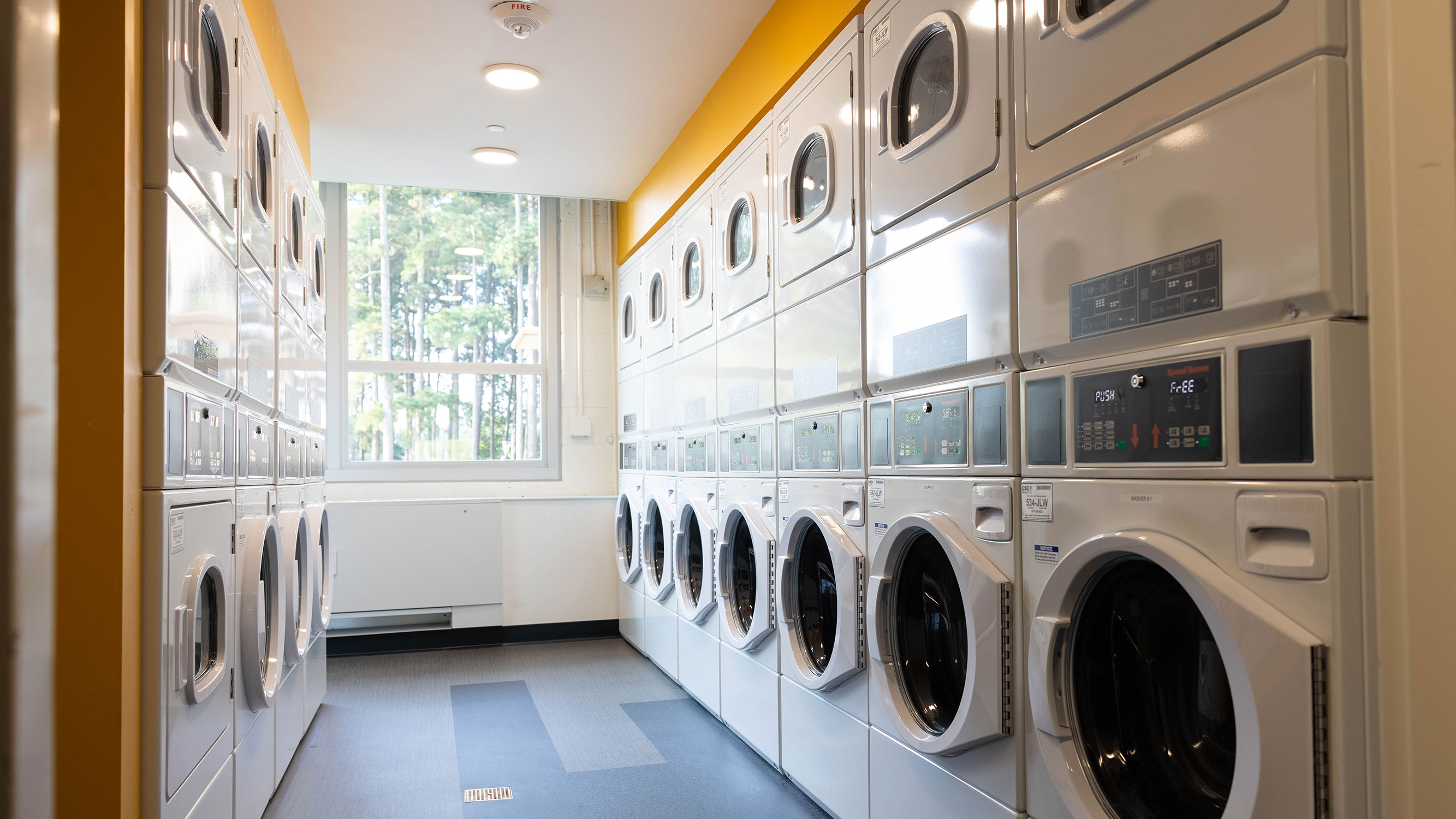  / Communal laundry room