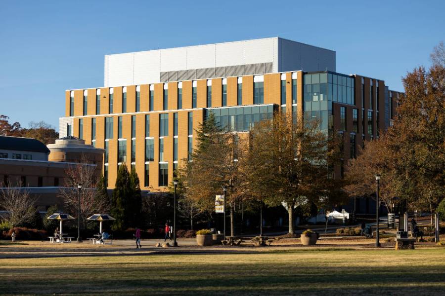 journey honors college building