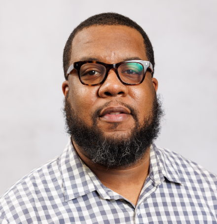 headshot larnell