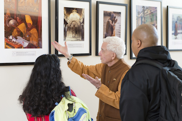 Robert Arnett showing one of his photos