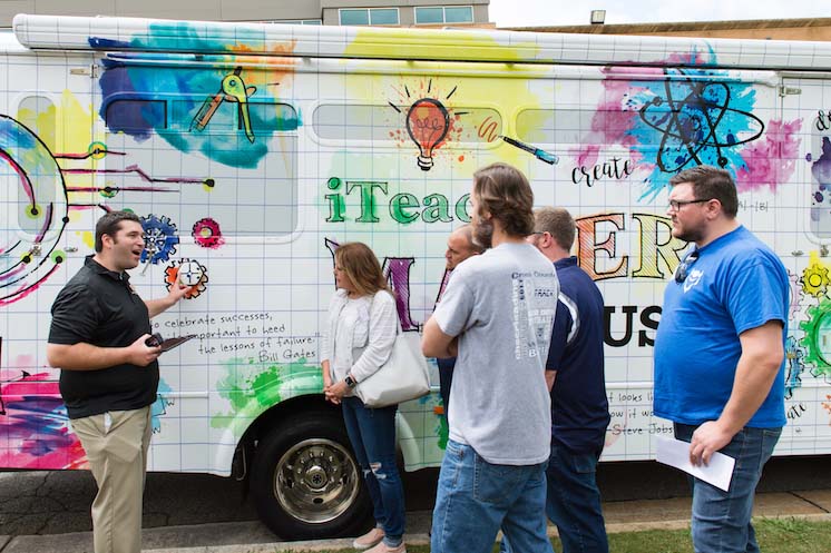 iTeach Maker Bus