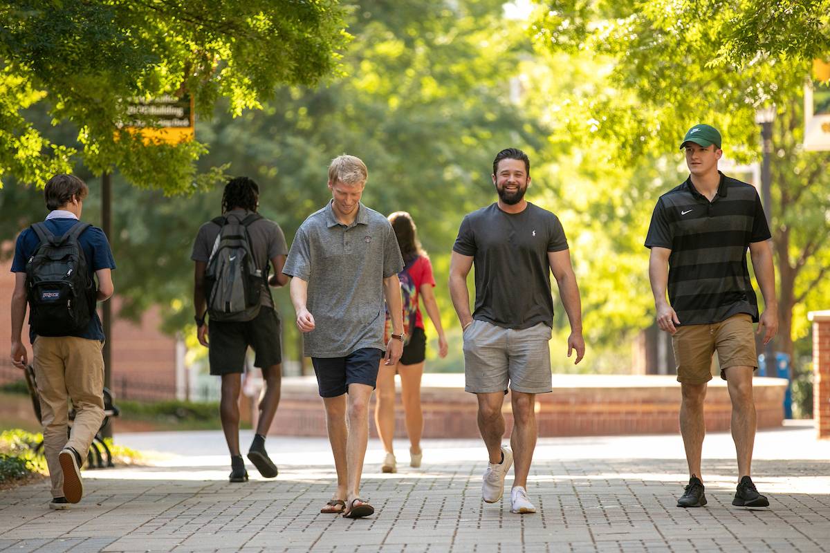 Blake Gordon (center). Also pictured: Reid Williams, left, and Pierce Smith.