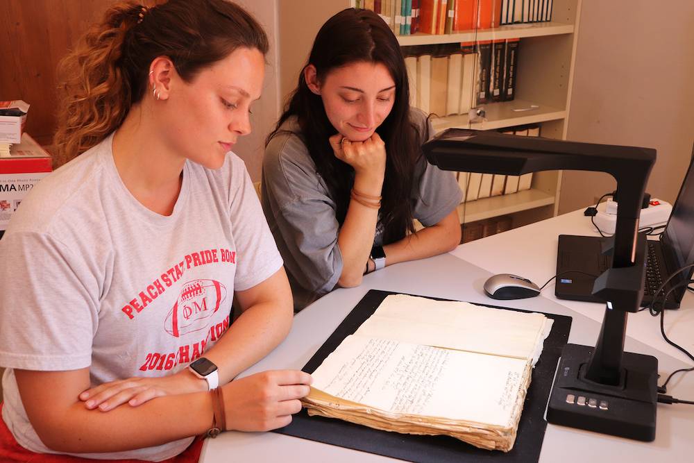 Students at the Montepulciano archives