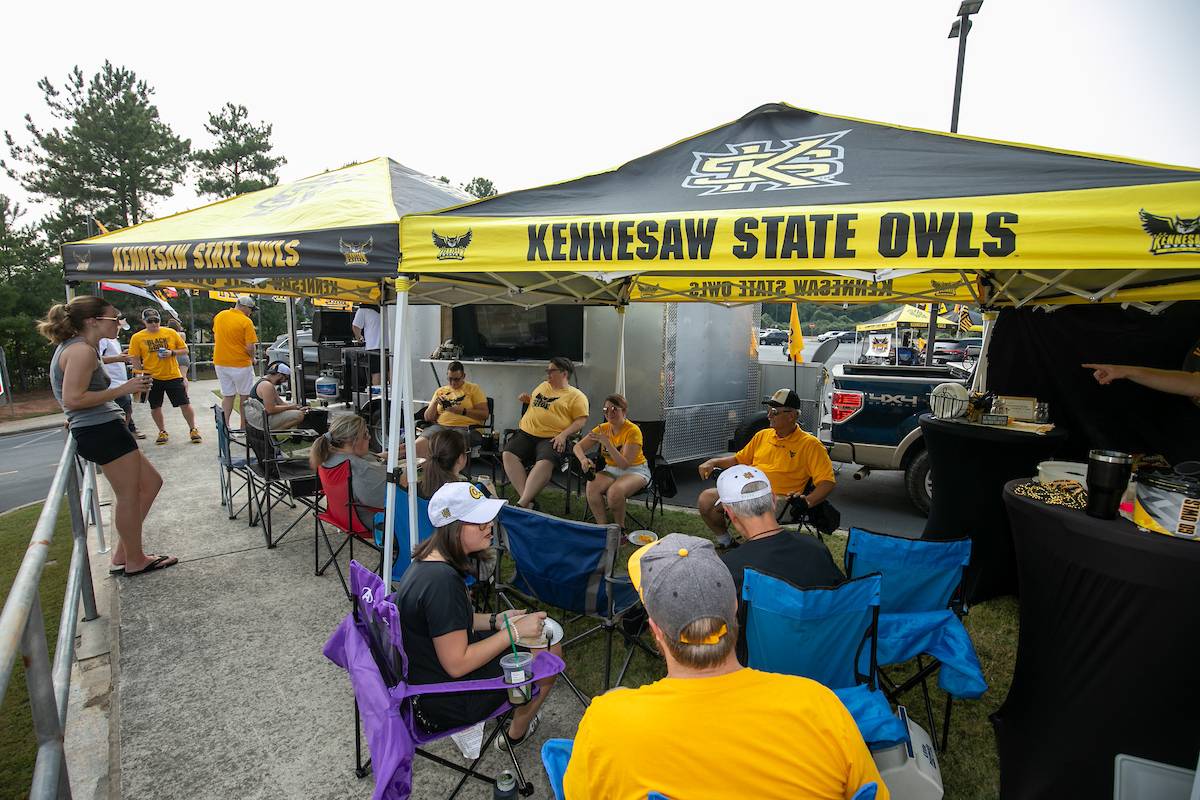 Hoot House super tailgaters