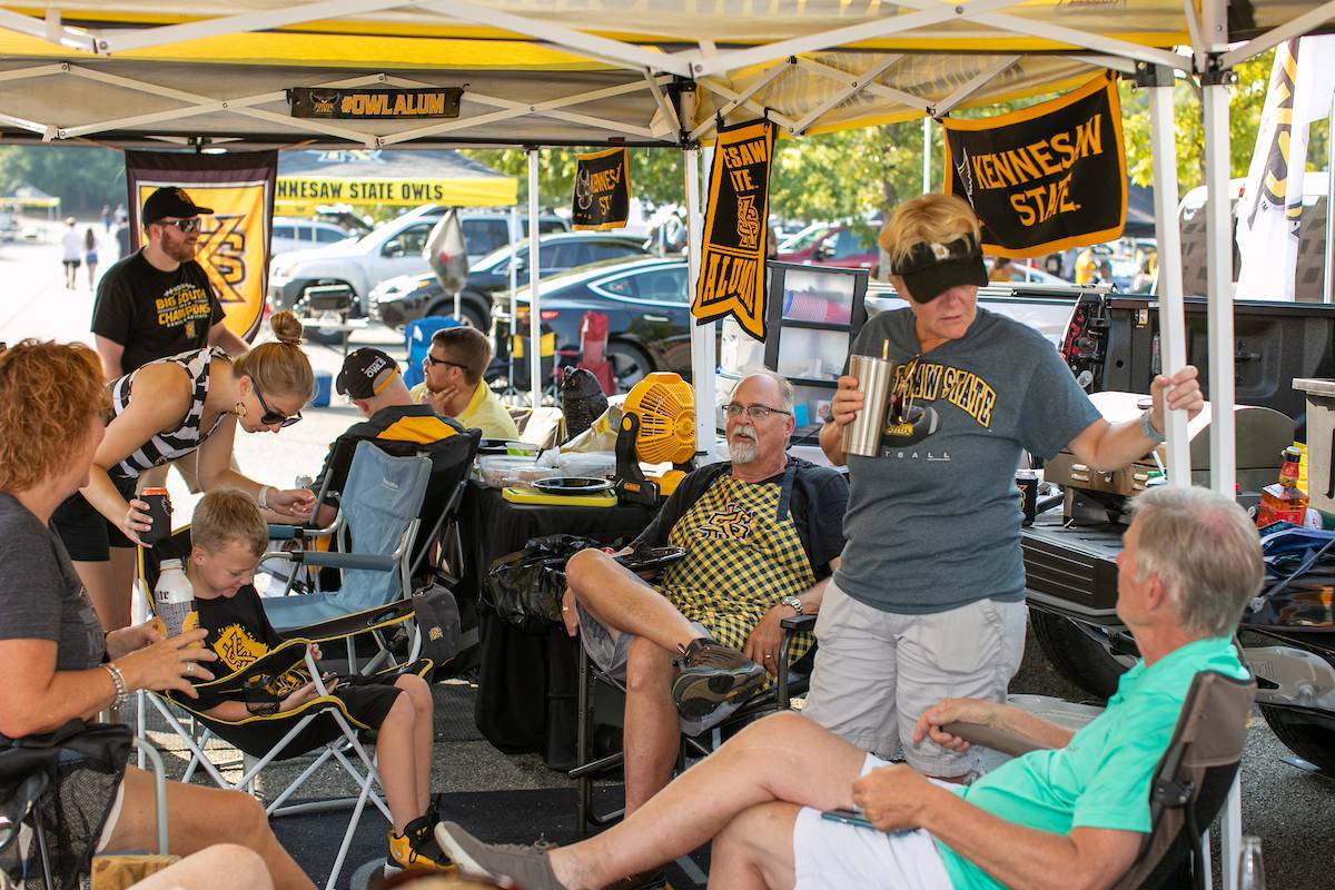 Hoot House super tailgaters