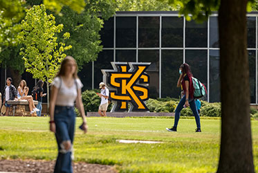 Kennesaw State president endows scholarship to honor her parents