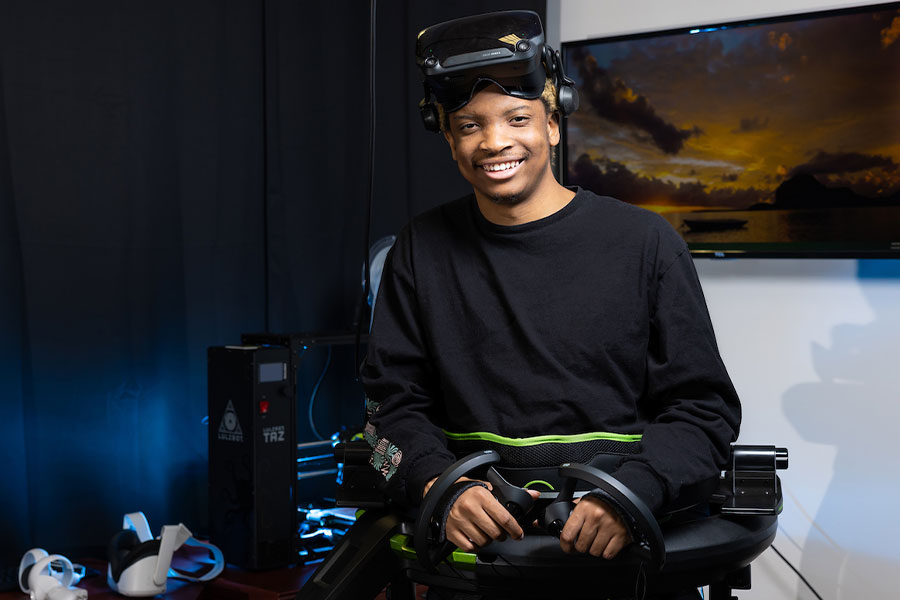 Kennesaw State graduate helps VR lab develop next-generation business training games 