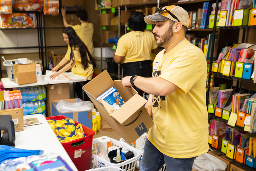 Kennesaw State lends helping hands in annual Day of Service event