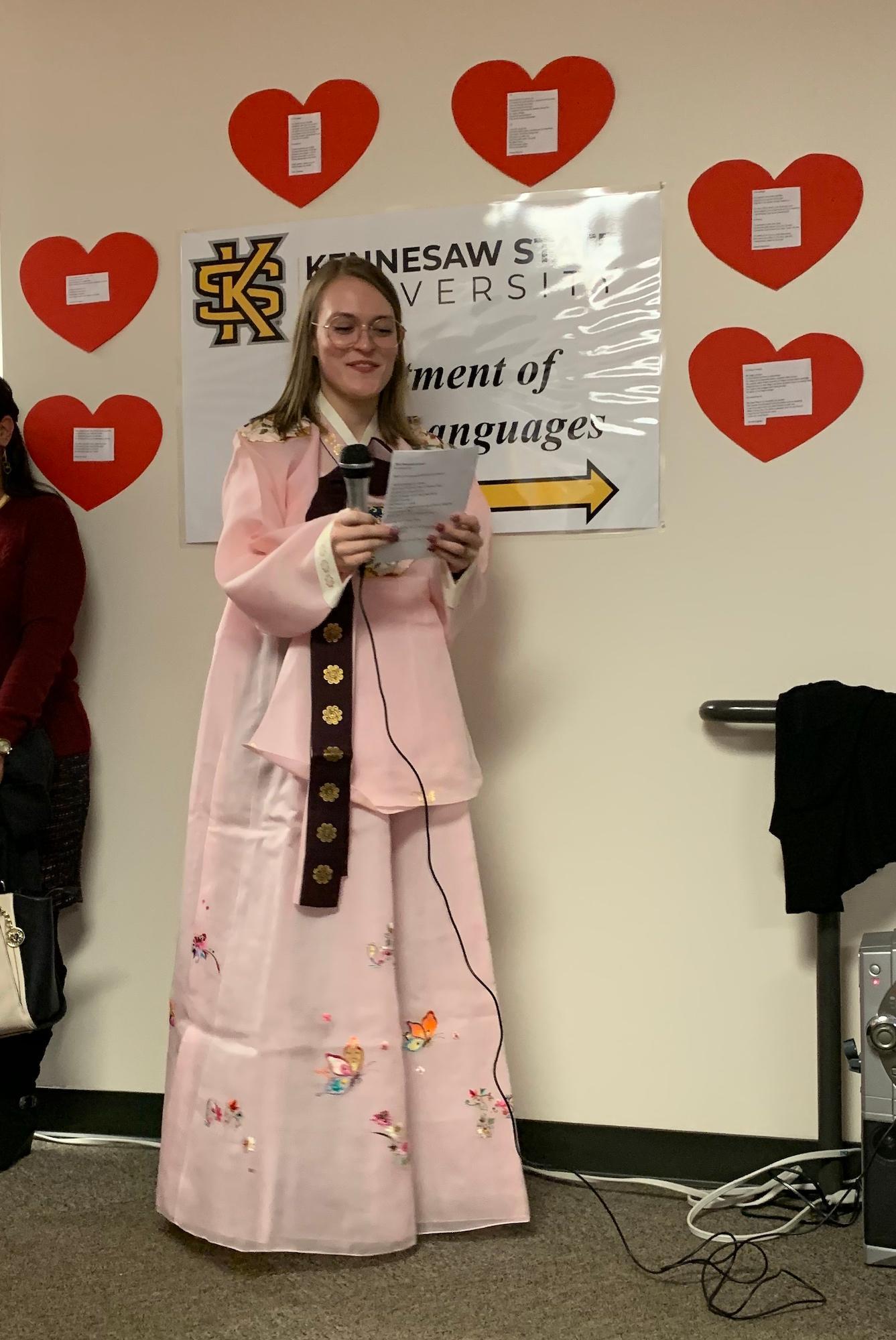 Korean Poetry Reading in Traditional Costume  / Korean Poetry Reading in Traditional Costume 
