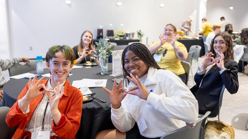 Students at the LinK Luncheon / 
