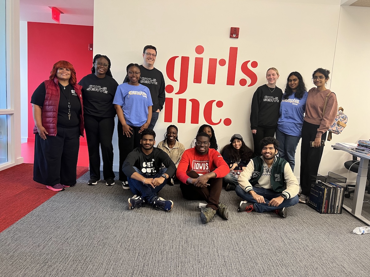 Owls Serve students with Girls Inc.