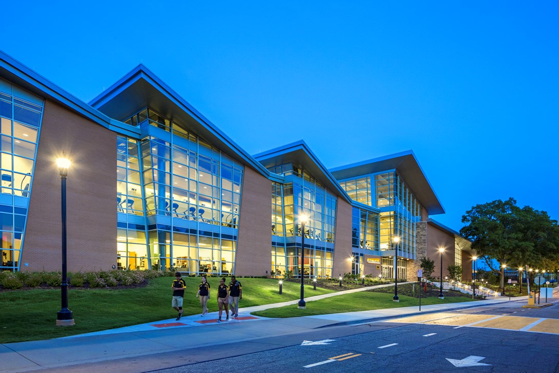 exterior of recreation and activities center at kennesaw state university georgia.